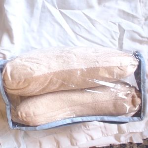 New 2 Pillows For Car Seat