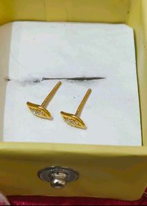 18 carat pure gold stud#fixed price