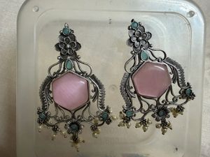 Elegant Pink Stone &amp; Pearl Dangler Earrings