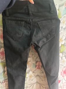 Stylish Black Skinny Jeans