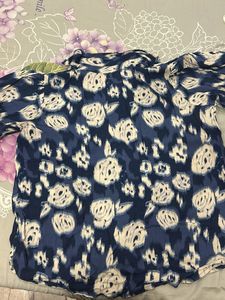 Stylish Blue Floral Print Button-Up Shirt