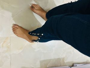 Stylish Denim Pearl Embellished Jeans