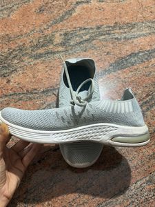 sports/casual shoes