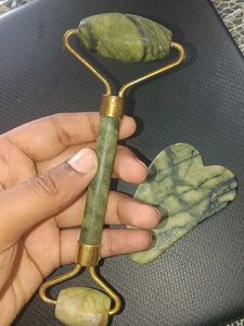 Jade Face Roller &amp; Gua Sha Set