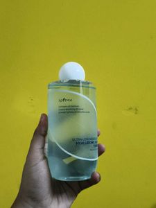 Isntree Hyaluronic Acid Toner