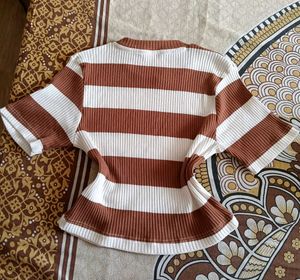 cute brown white crop top fitted