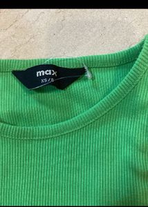 SALEE ‼️‼️Vibrant Green Ribbed Tank Top