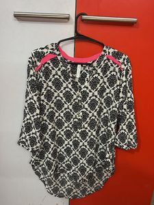 Stylish Black &amp; White Printed Tunic Top