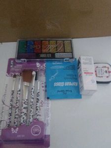 Makeup Brush Set with Eyeshadow &amp; More
