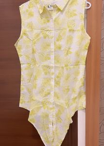 Floral Sleeveless Tie-Front Top size L