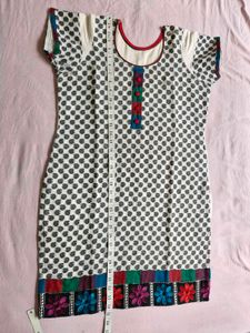 Chanderi Paisley Kurti with Packed Cotton Lining (
