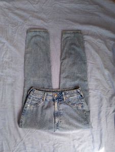 SALE!🎉 H&M Denim Jeans