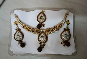 Diamond Necklace Set With Earrings And Mang Tikka