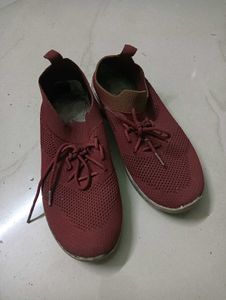 Maroon Knit Sneakers✨