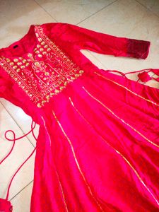 Pink Embroidered Anarkali💓💞🌺🌷🦄
