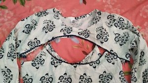 TRENDING🔥🔥White Kurta Set with Black Print