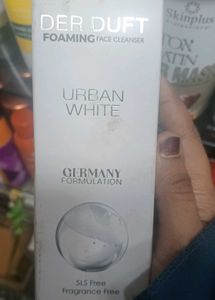 DER DUFT Foaming Face Cleanser
