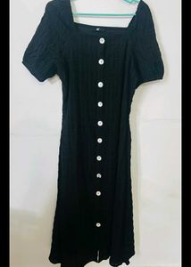 Chic Black Button-Up Midi Dress