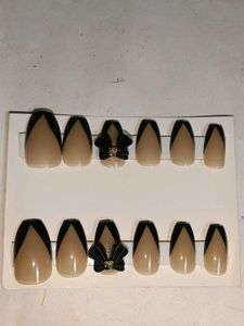 Black V-Tip Press-On Nails