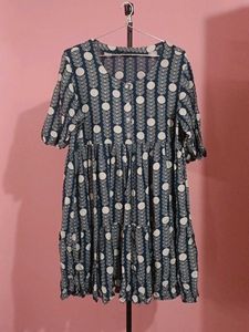 Stylish Tiered Midi Dress with Leaf Print