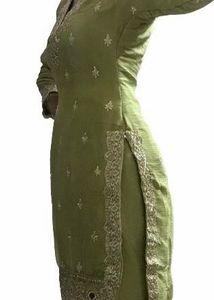 Elegant Green Kurta Set With Contrast Dupatta