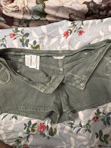 Zara Y2K-style low-rise micro denim shorts