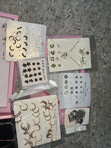 Cute Designer Earrings Set