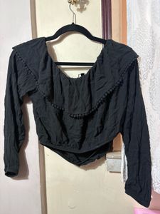 Chic Black Off-Shoulder Crop Top