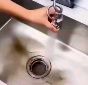 360° Flexible Faucet Extender &amp; Splash Filter