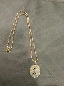 Elegant Gold-Tone Pendant Necklace