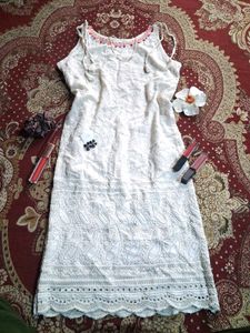 White Embroidered kurti ,with Tie-up St