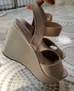 Creamy Platform Sandals
