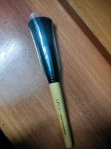Vega Powder Brush