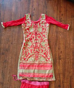 Stunning Red &amp; Gold Embroidered Kurta Set