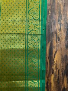 Elegant Green &amp; Gold Silk Dupatta