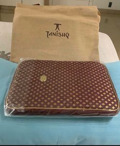 Jeweller pouch Embellished by Tanishq