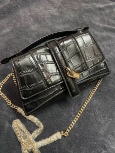 Croc Embossed Sling🐊