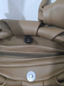 Hunar Branded bag for women