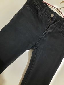 Black Cropped Jeans