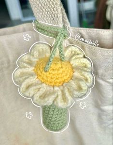 Crochet Flower Lip Balm Holder(1 piece)