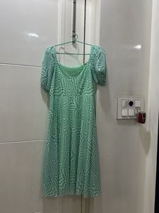 Green & White Geometric Print Midi Dress