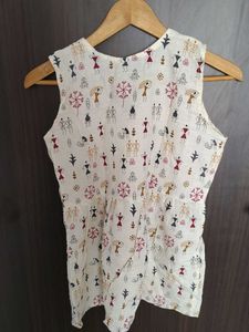 Unique Tribal Print Sleeveless Kurta Top