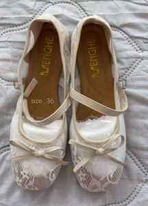 Elegant White Lace Ballet Flats