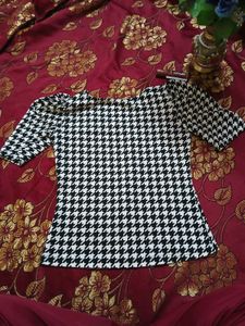 Classic Black &amp; White Houndstooth Top