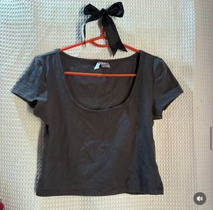 Solid Grey Cropped T-Shirt