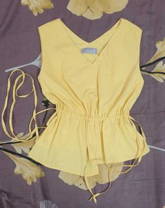 Chic Yellow Sleeveless Top