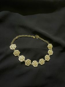 Elegant Gold Chain Necklace with Embellishments