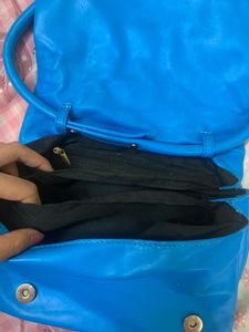 Vibrant Blue Shoulder Handbag⭐️