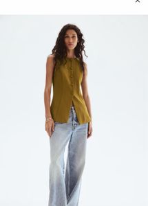 H&amp;M Olive Sleeveless Waistcoat