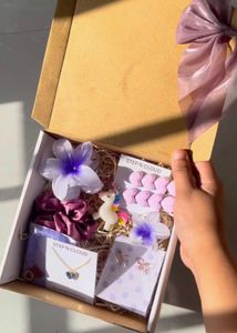 Cute Gift Box with Hair Accessories